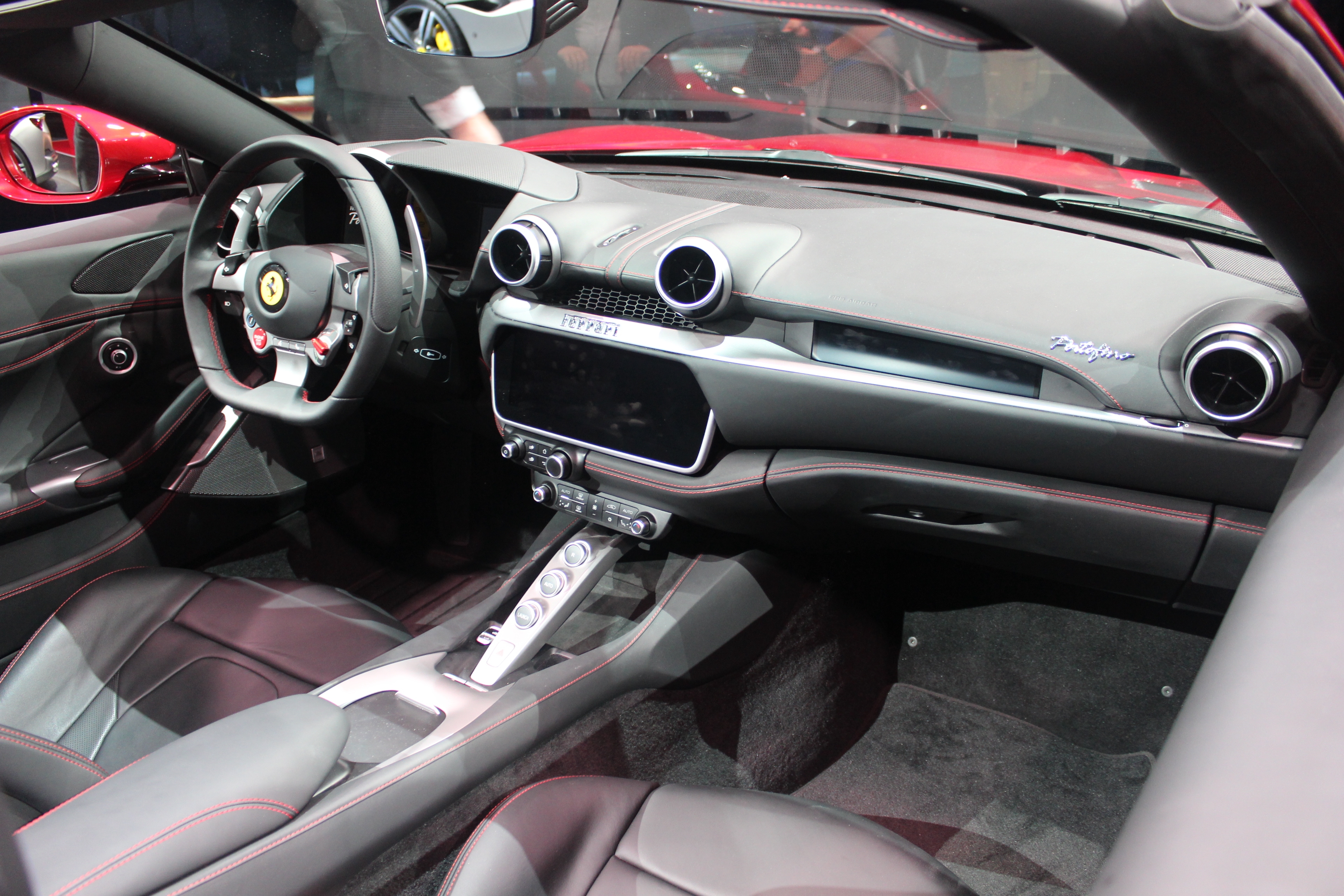Ferrari Portofino accessories photo