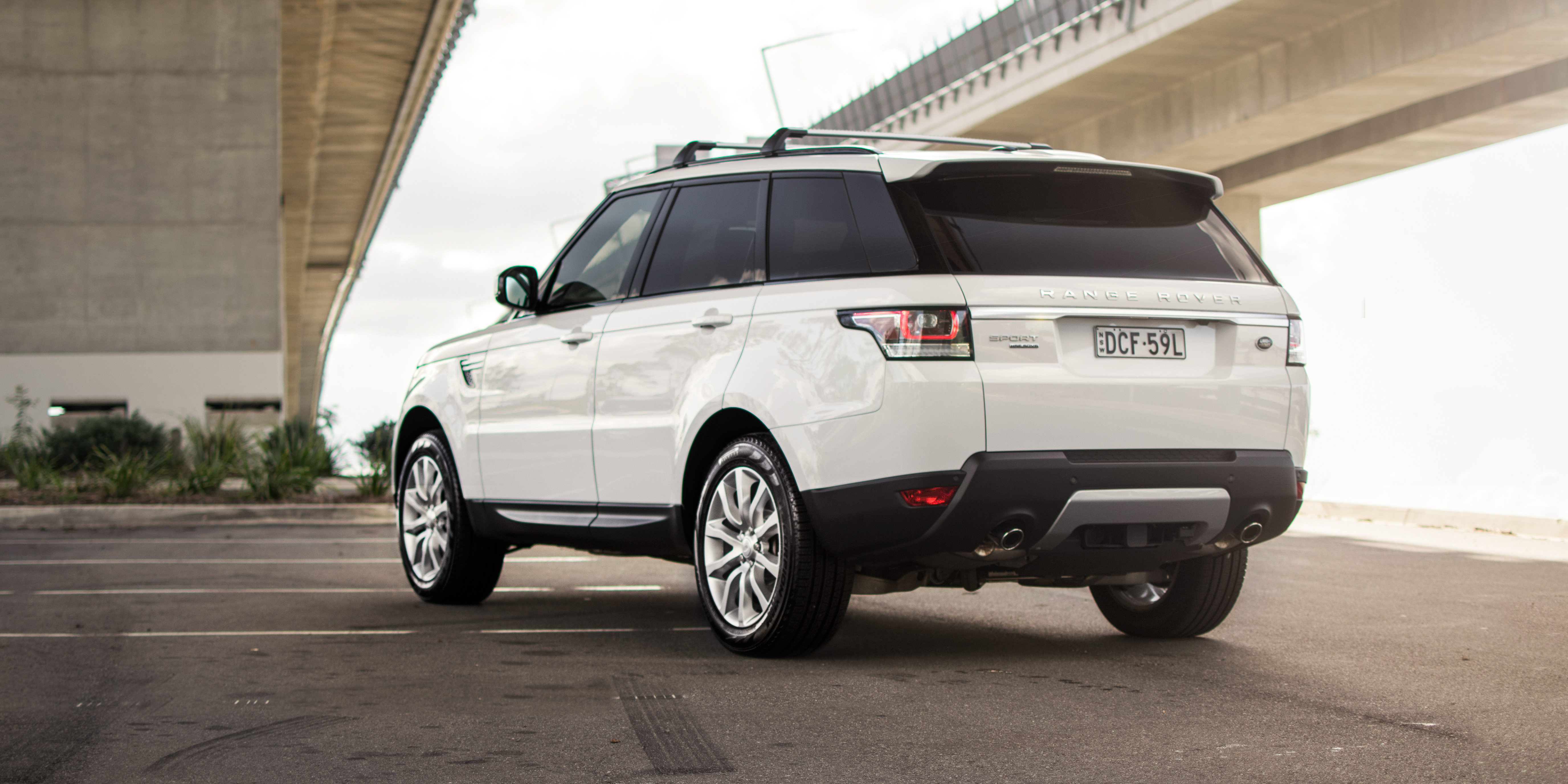 Land Rover Range Rover Sport reviews specifications