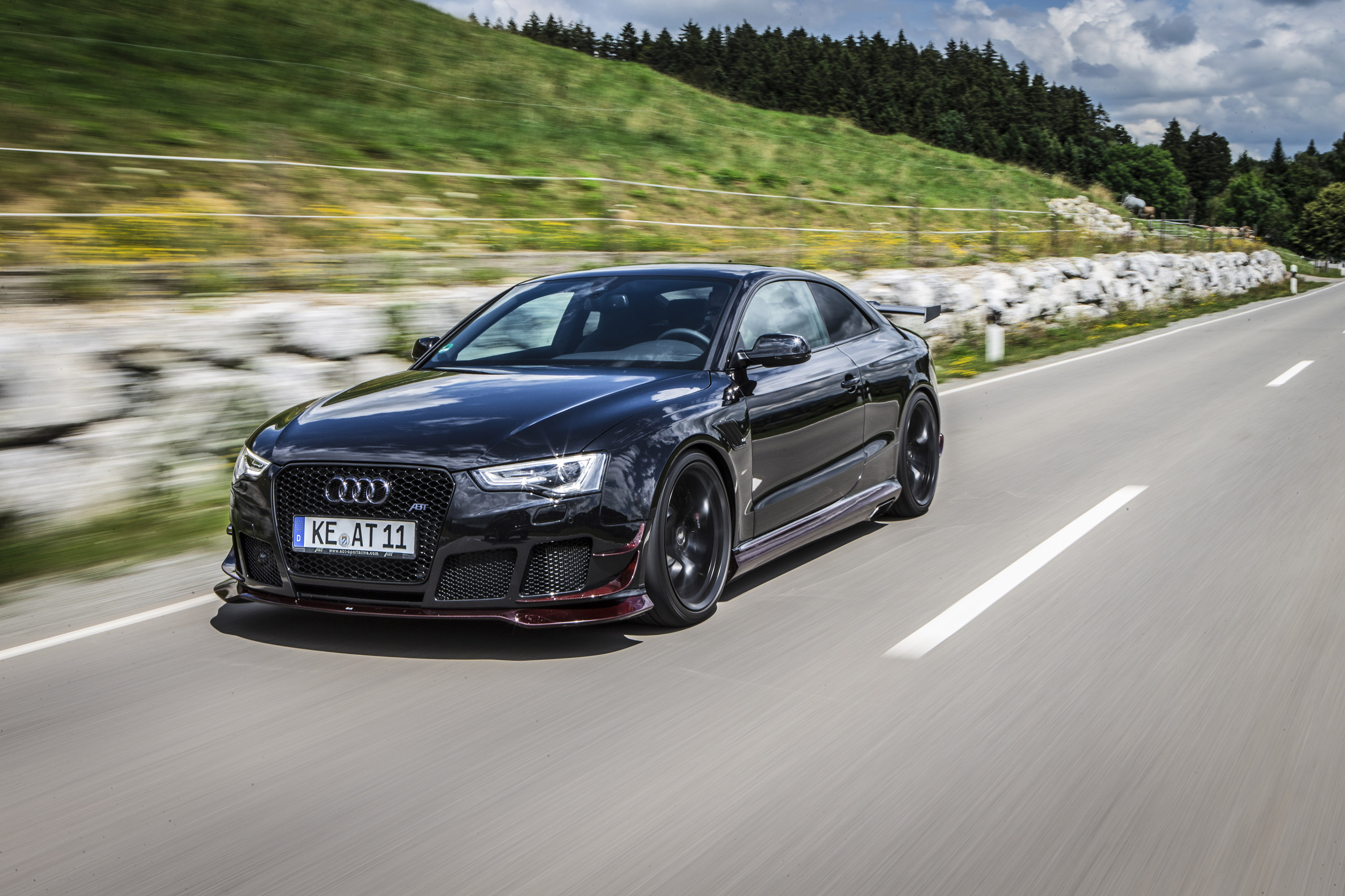 Audi RS 5 Coupe exterior photo