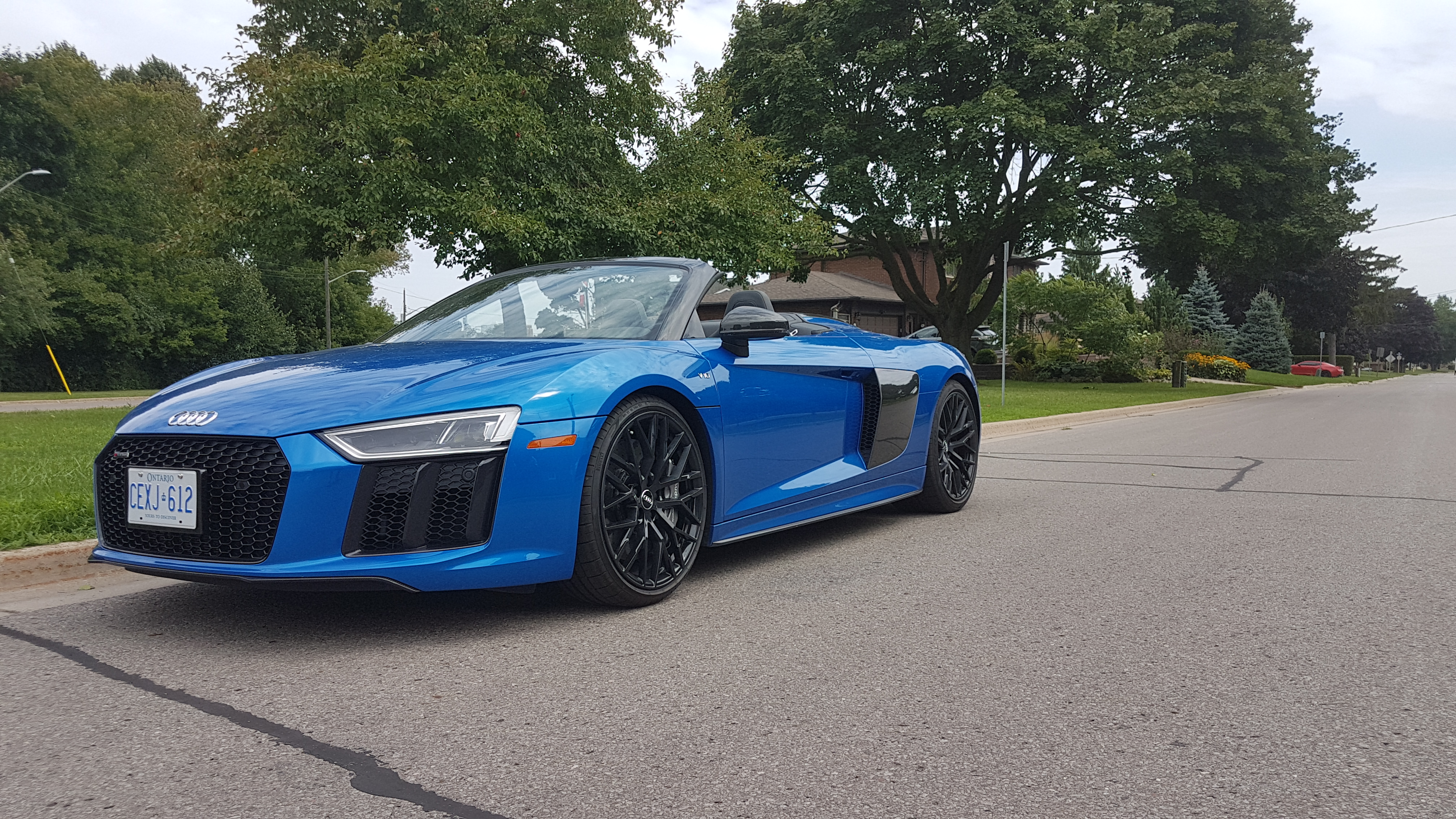 Audi R8 Spyder accessories specifications
