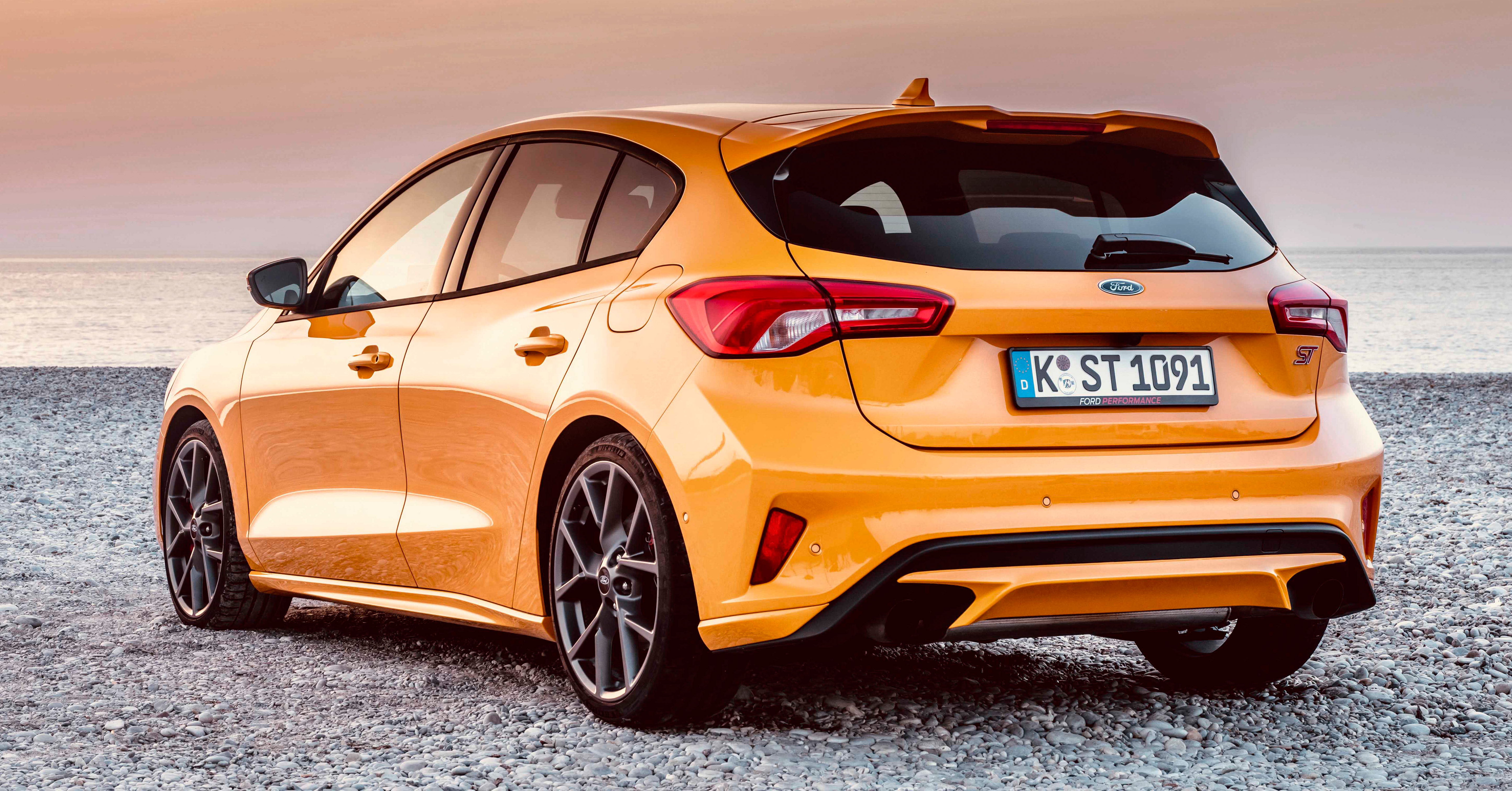 Ford Focus ST mod restyling