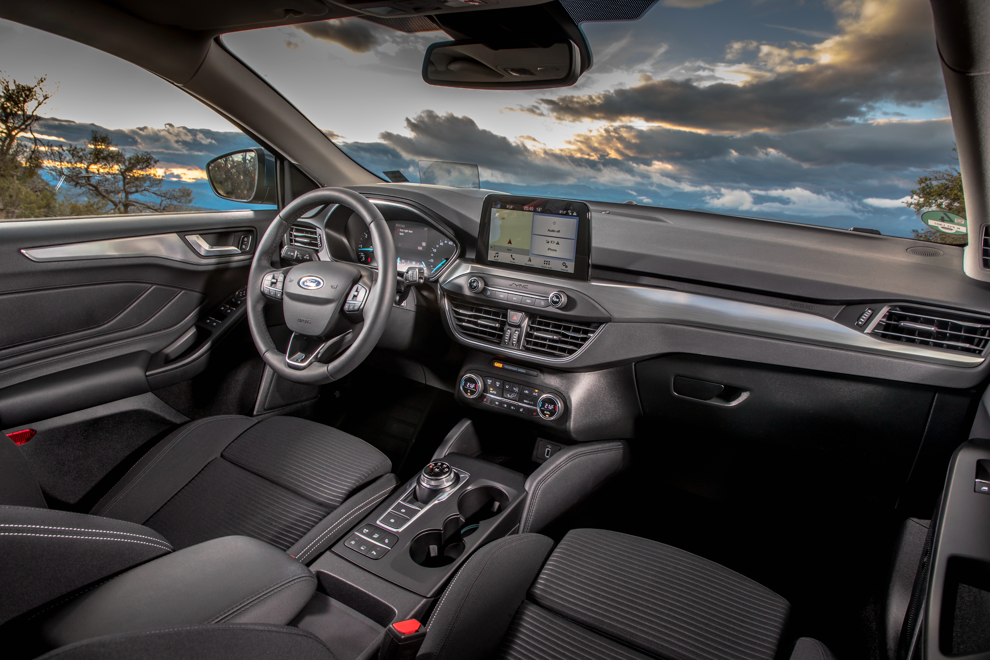Ford Mondeo Liftback interior restyling