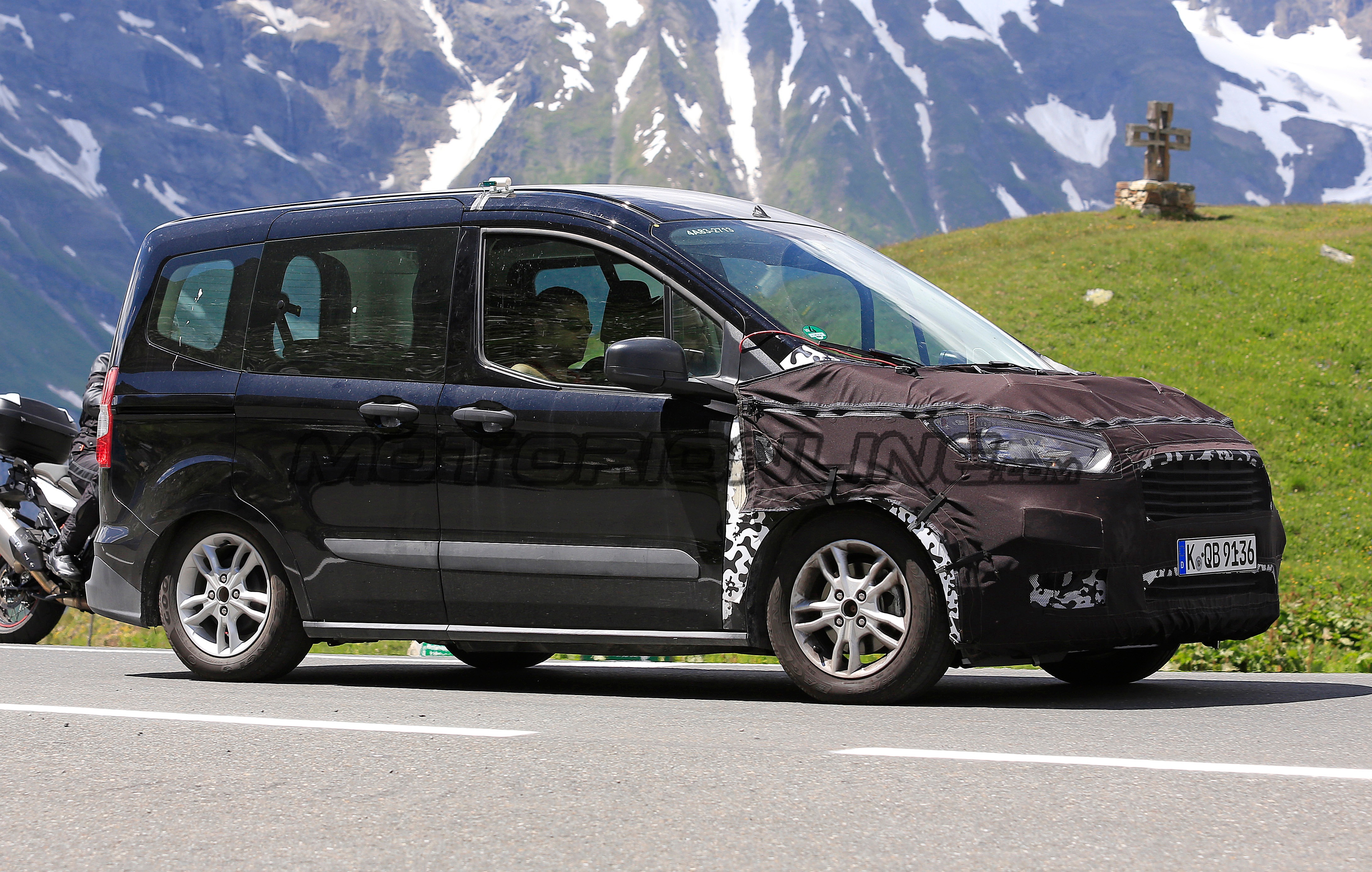 Ford Tourneo Courier modern specifications