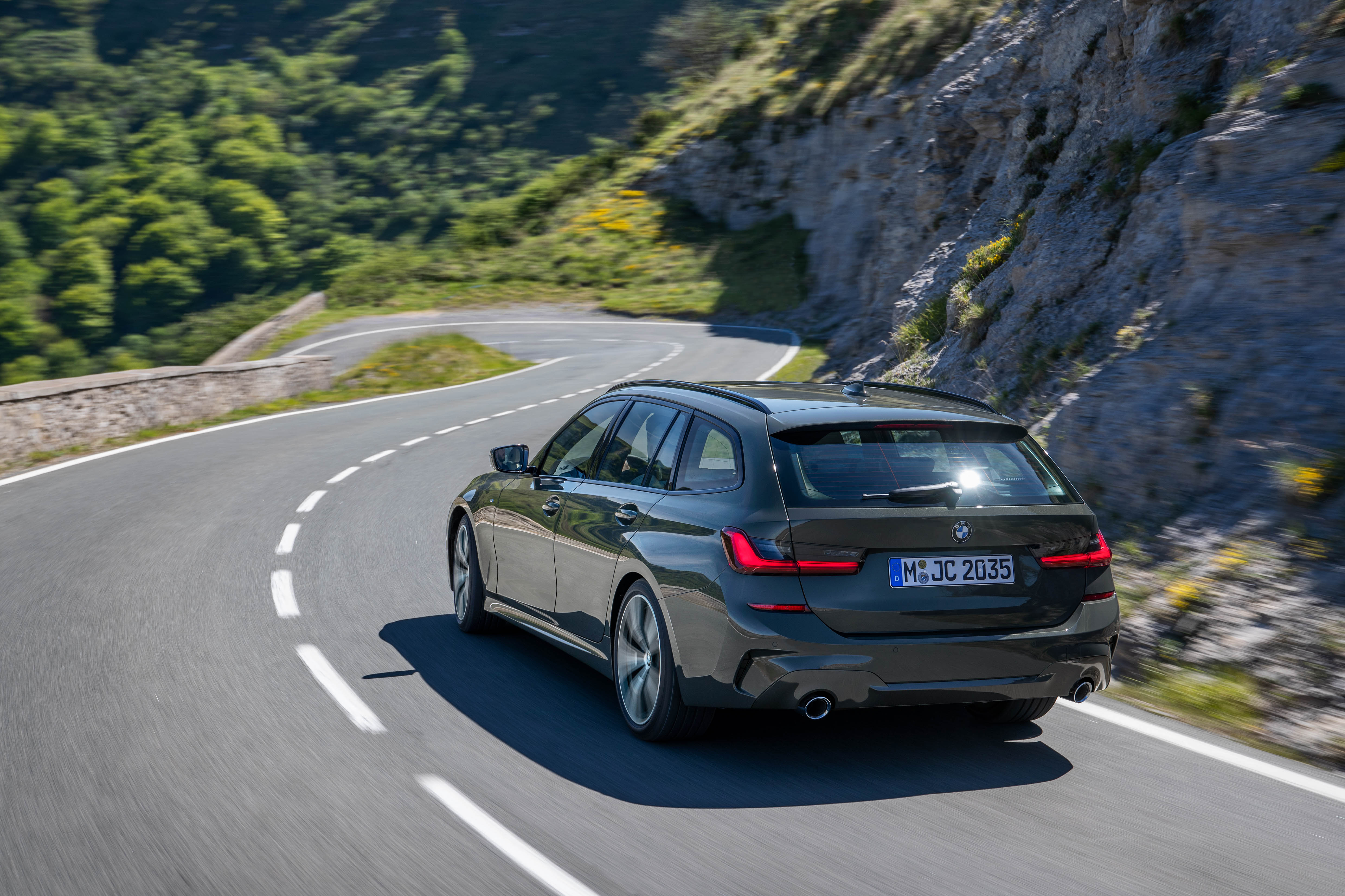 BMW 3 Series Touring (G21) reviews model