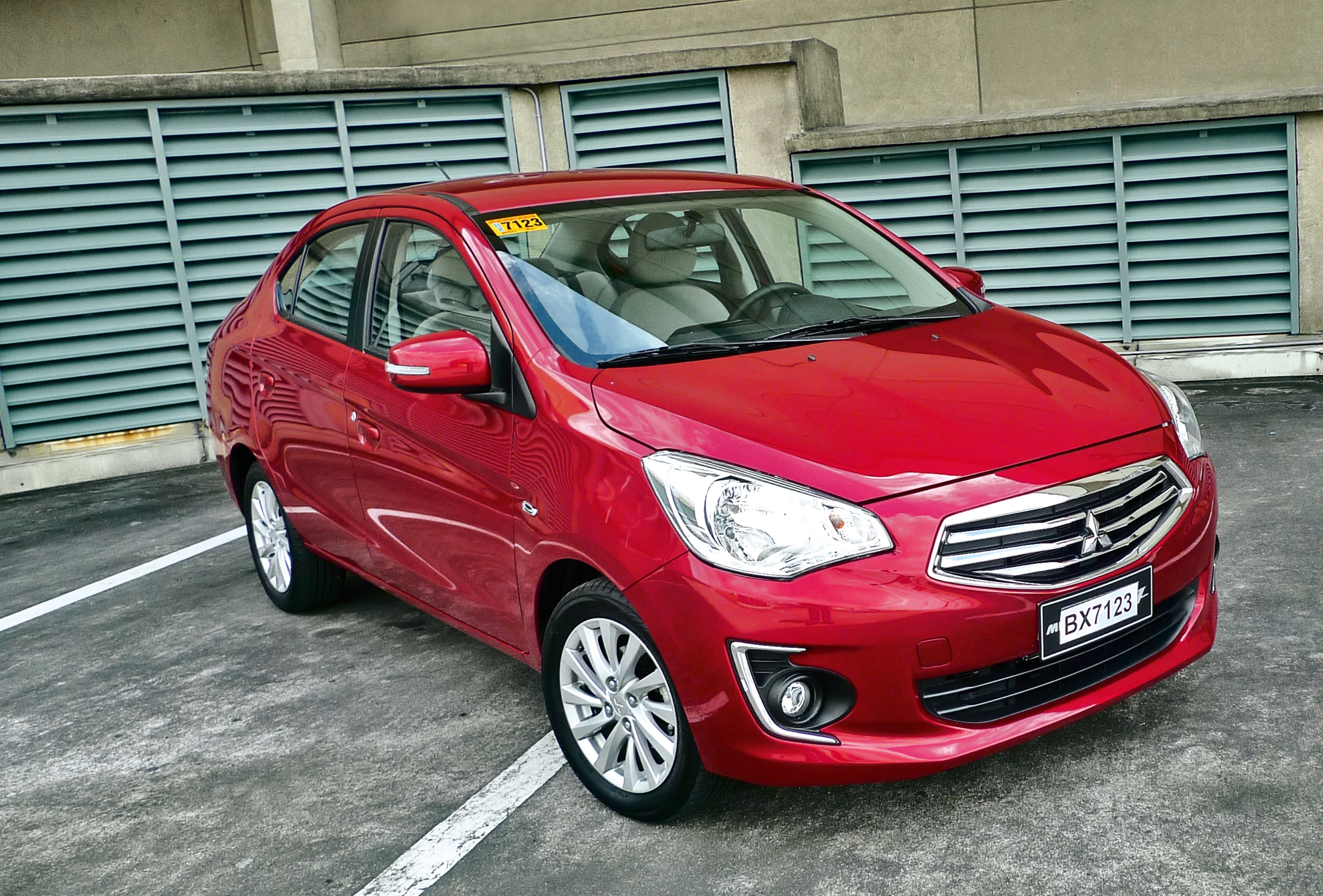 Mitsubishi Mirage G4 accessories specifications