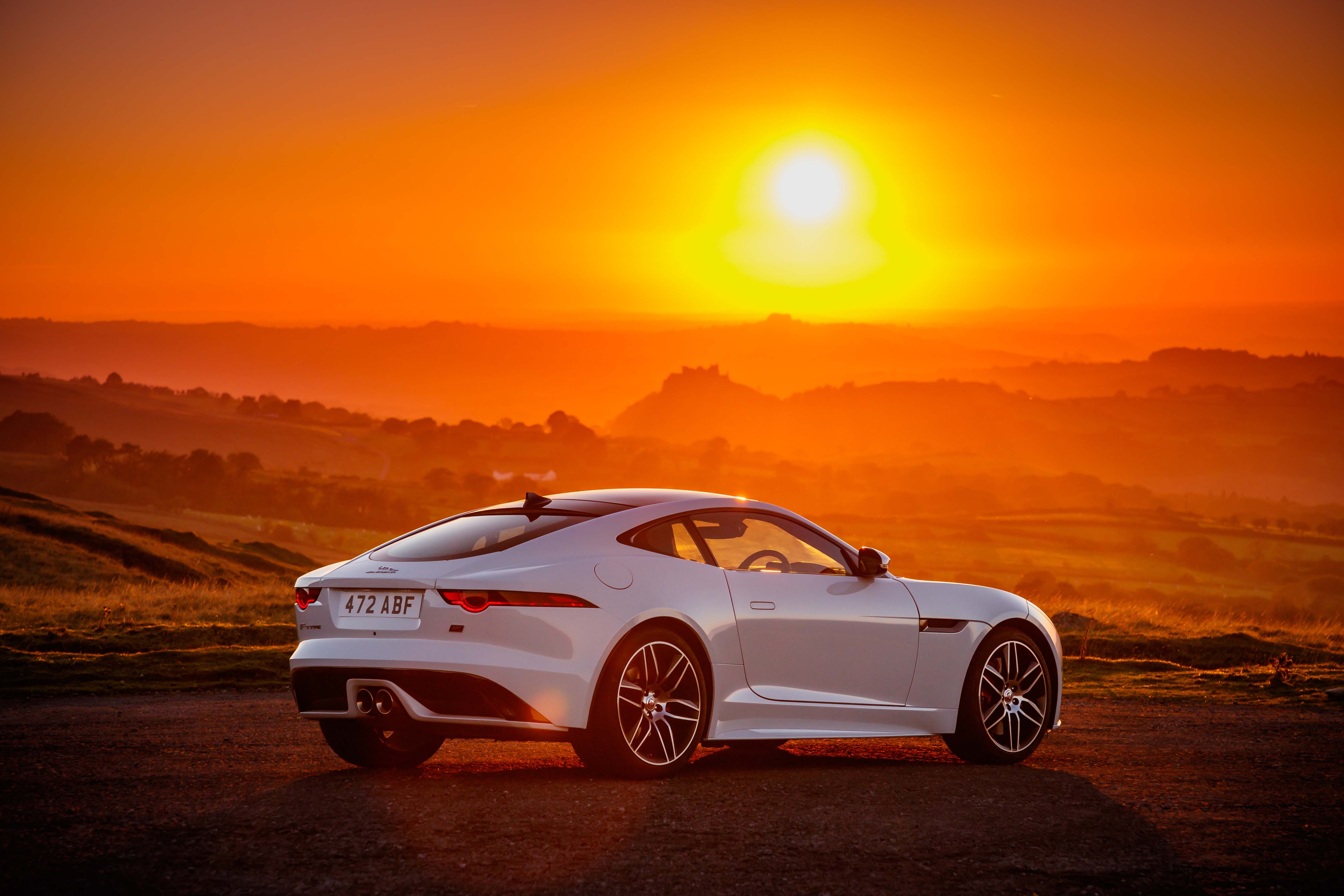 Jaguar F-Type Convertible hd specifications