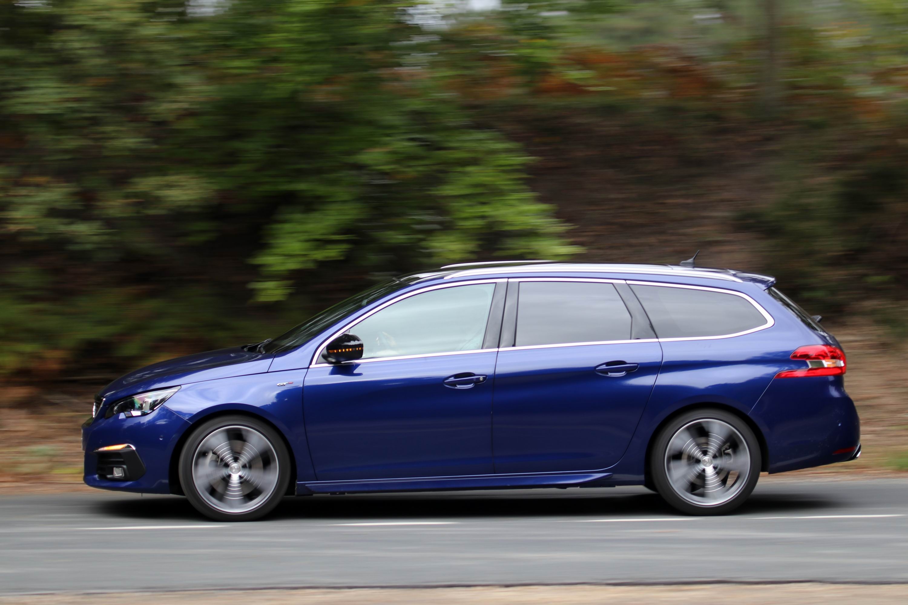 Peugeot 308 SW accessories specifications
