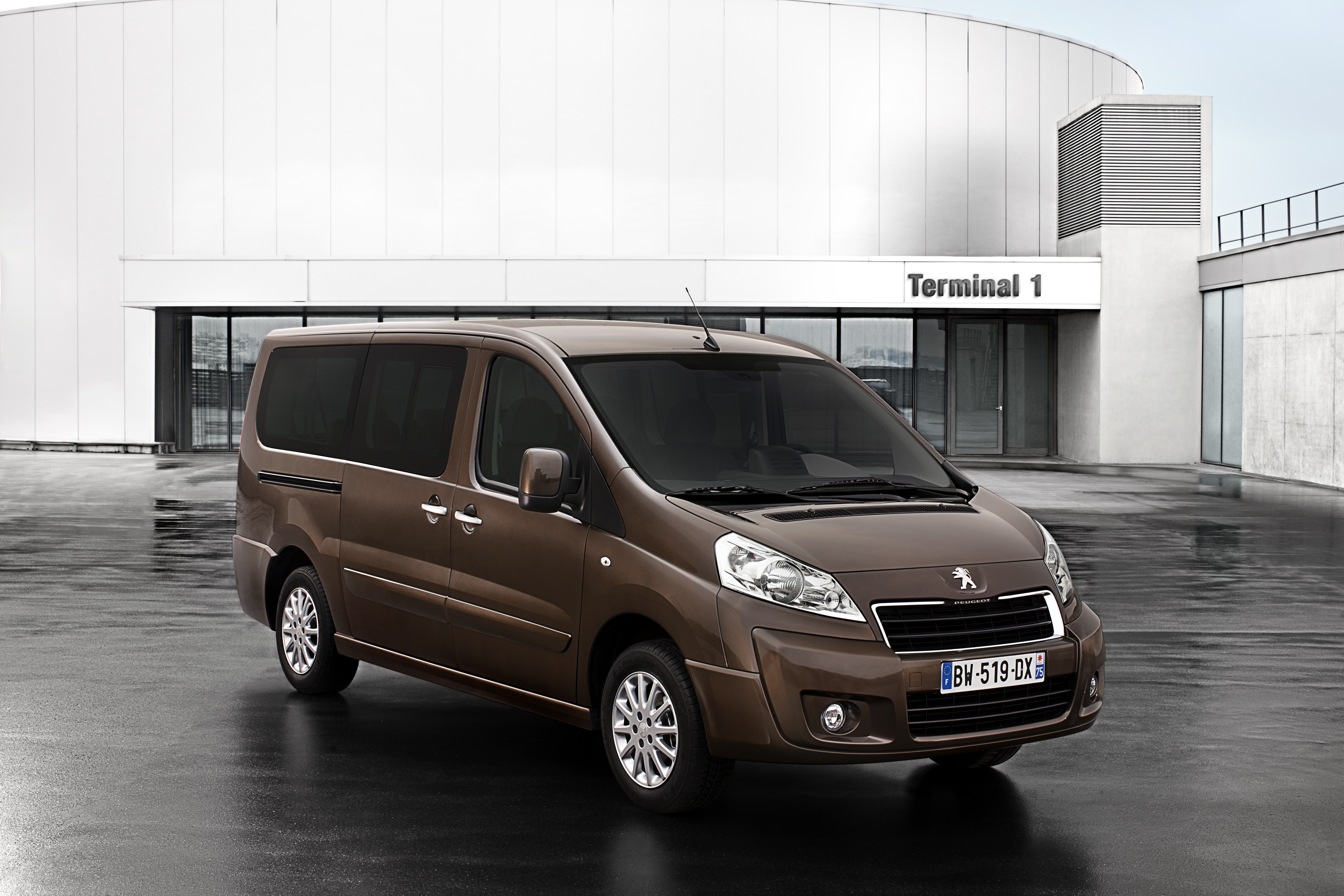 Peugeot Expert Fourgon accessories specifications