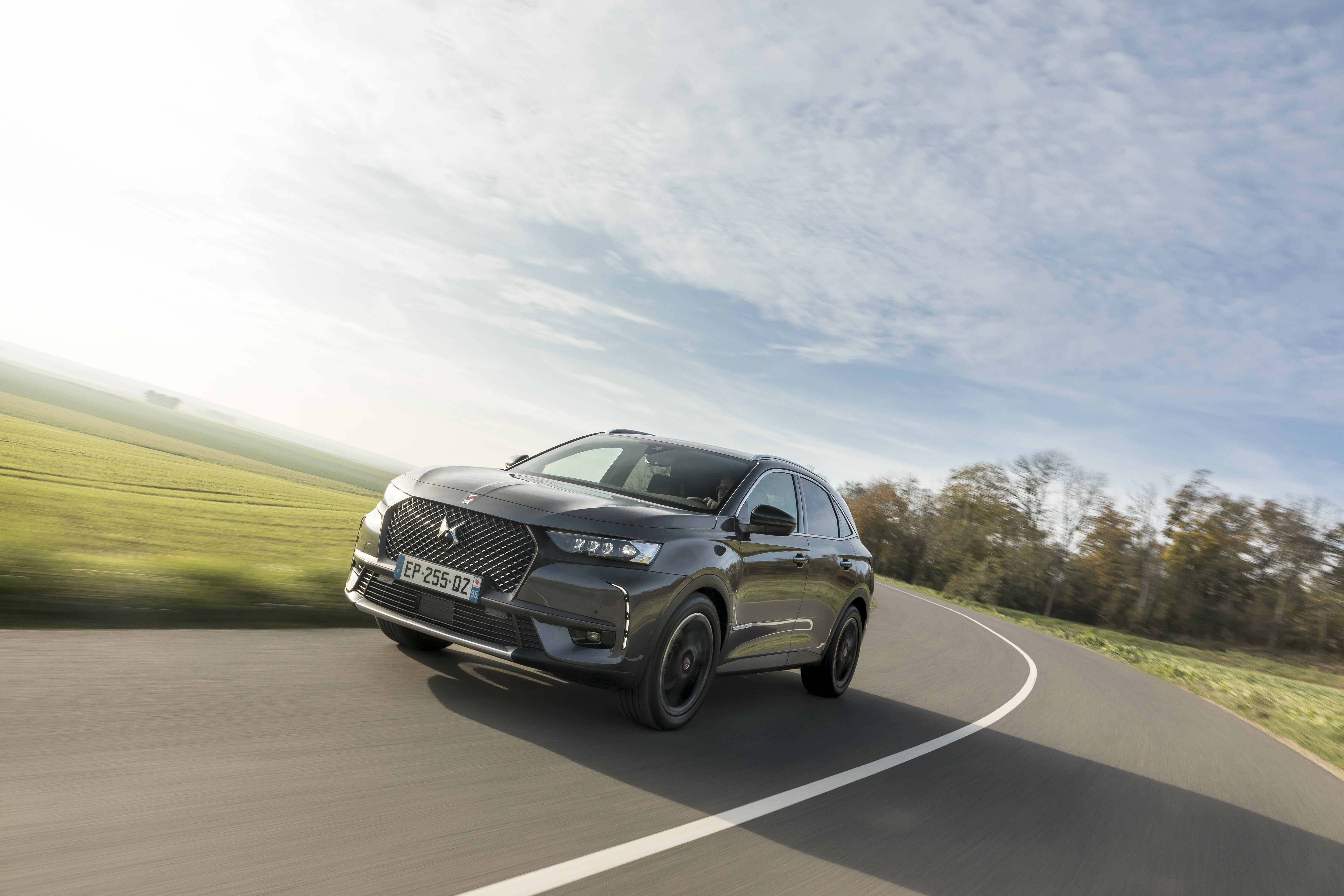 DS 7 Crossback E-Tense 4k specifications