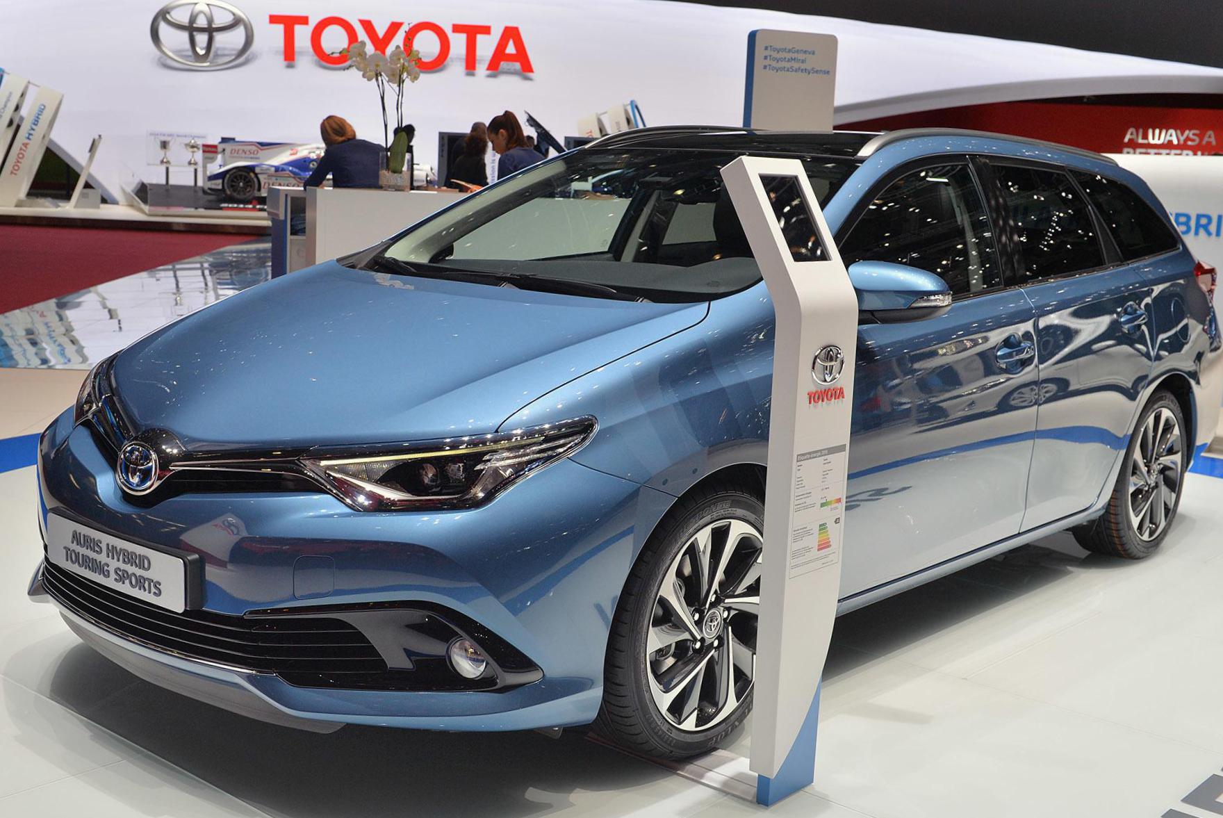 Toyota Auris Hybrid reviews suv