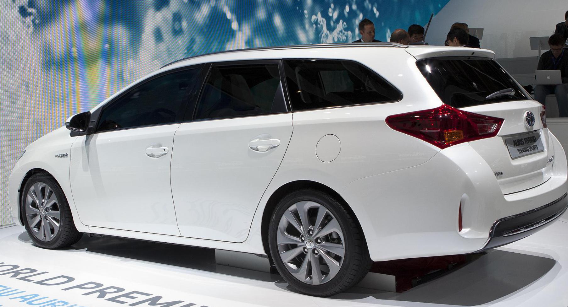 Auris Touring Sports Hybrid Toyota specs 2014