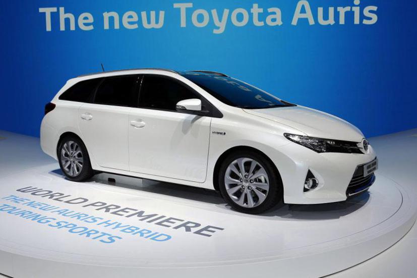 Toyota Auris Touring Sports Hybrid prices liftback