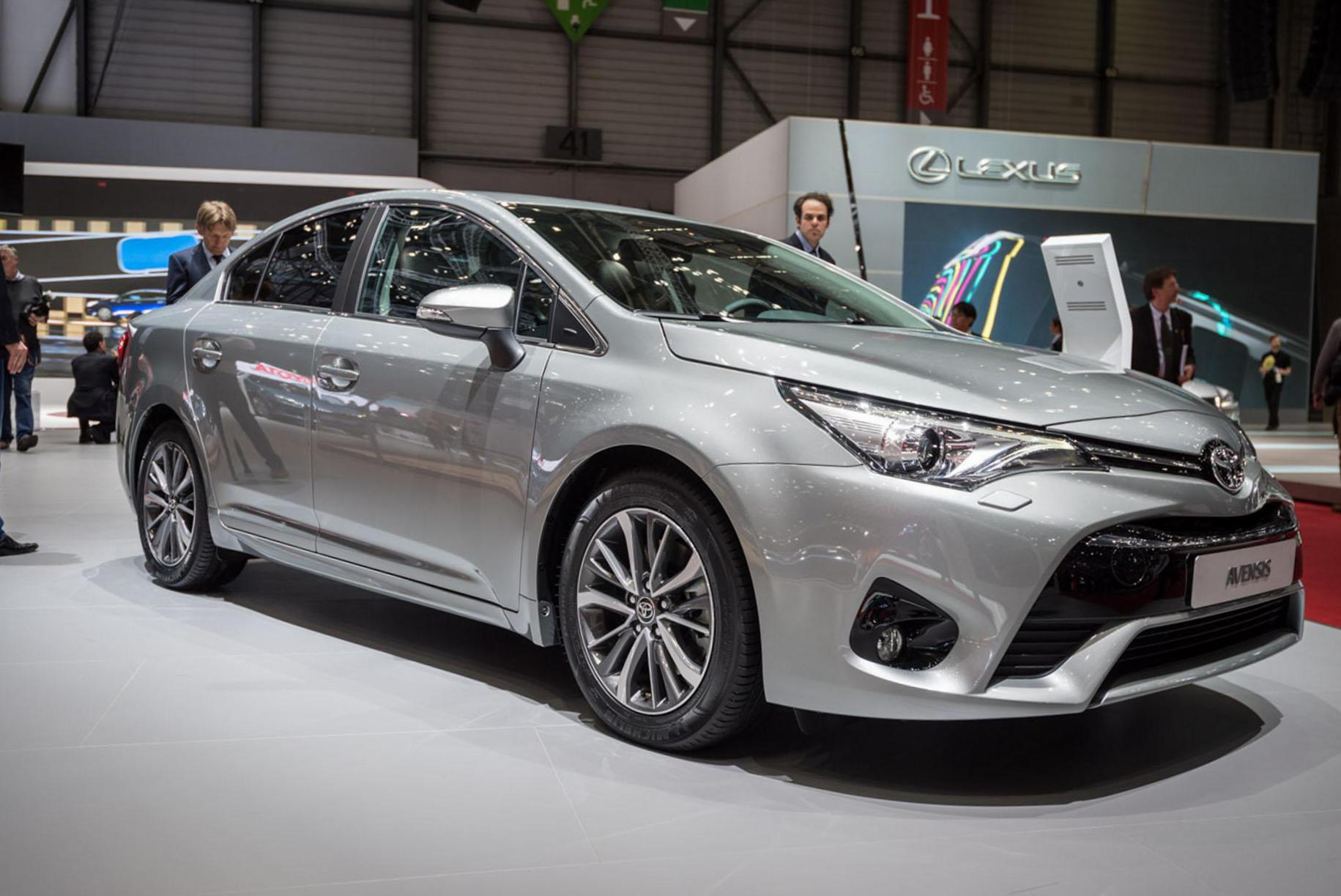 Avensis Toyota review coupe