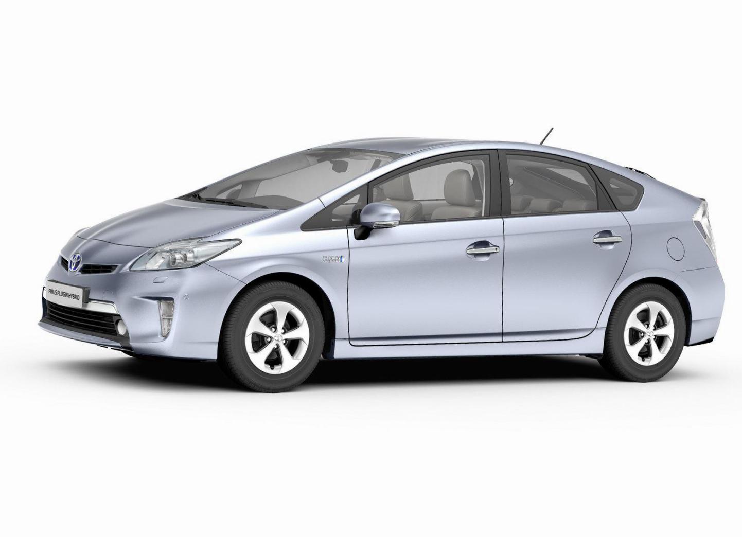 Toyota Prius Plug-in Hybrid auto 2014