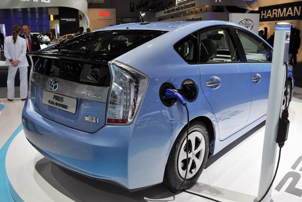 Toyota Prius Plug-in Hybrid model 2015