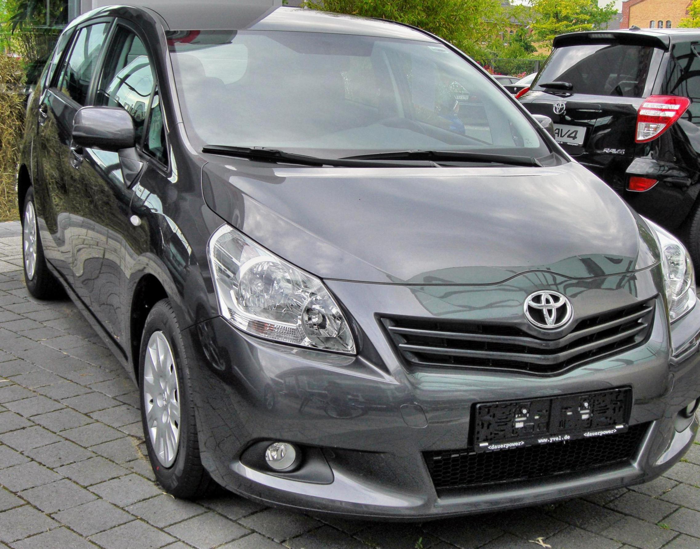 Toyota Verso price 2015