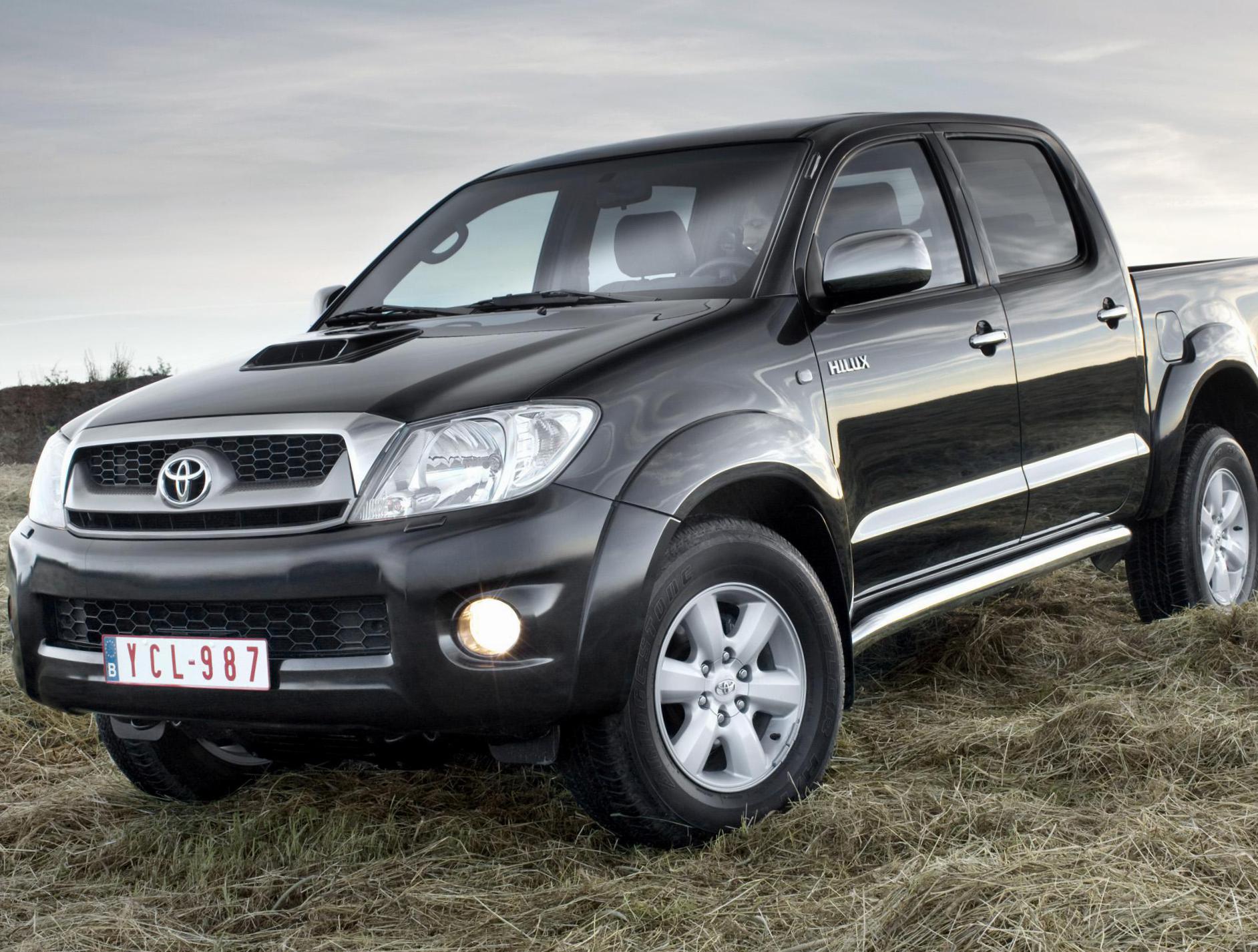 Toyota Hilux Double Cab review 2013