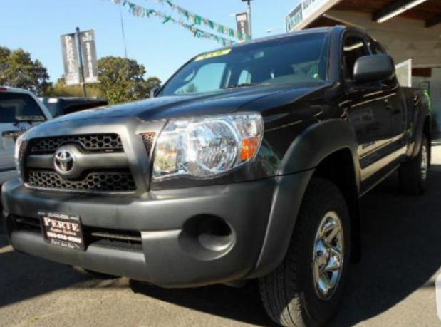 Toyota Tacoma Access Cab approved 2004