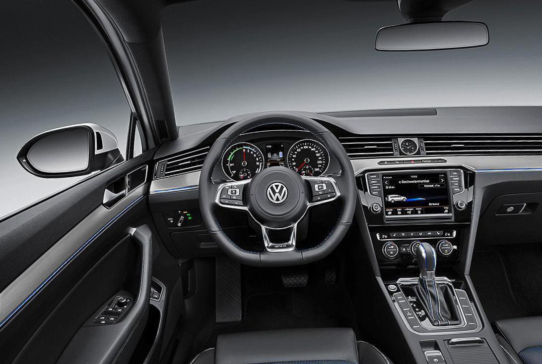 Passat GTE Volkswagen specs hatchback