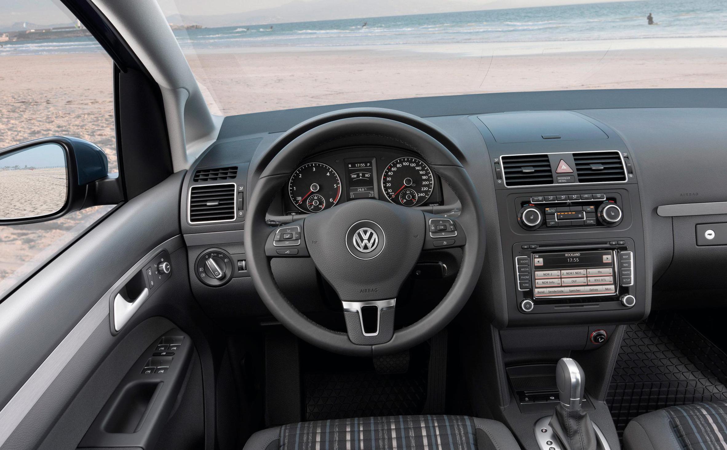 Volkswagen Cross Touran concept minivan