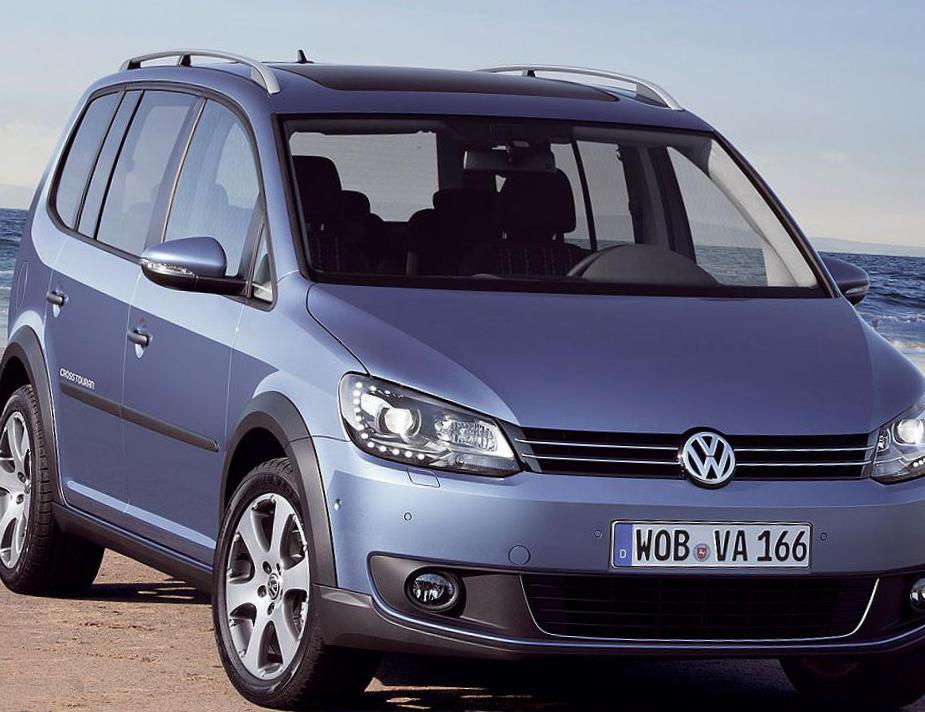 Volkswagen Cross Touran review hatchback