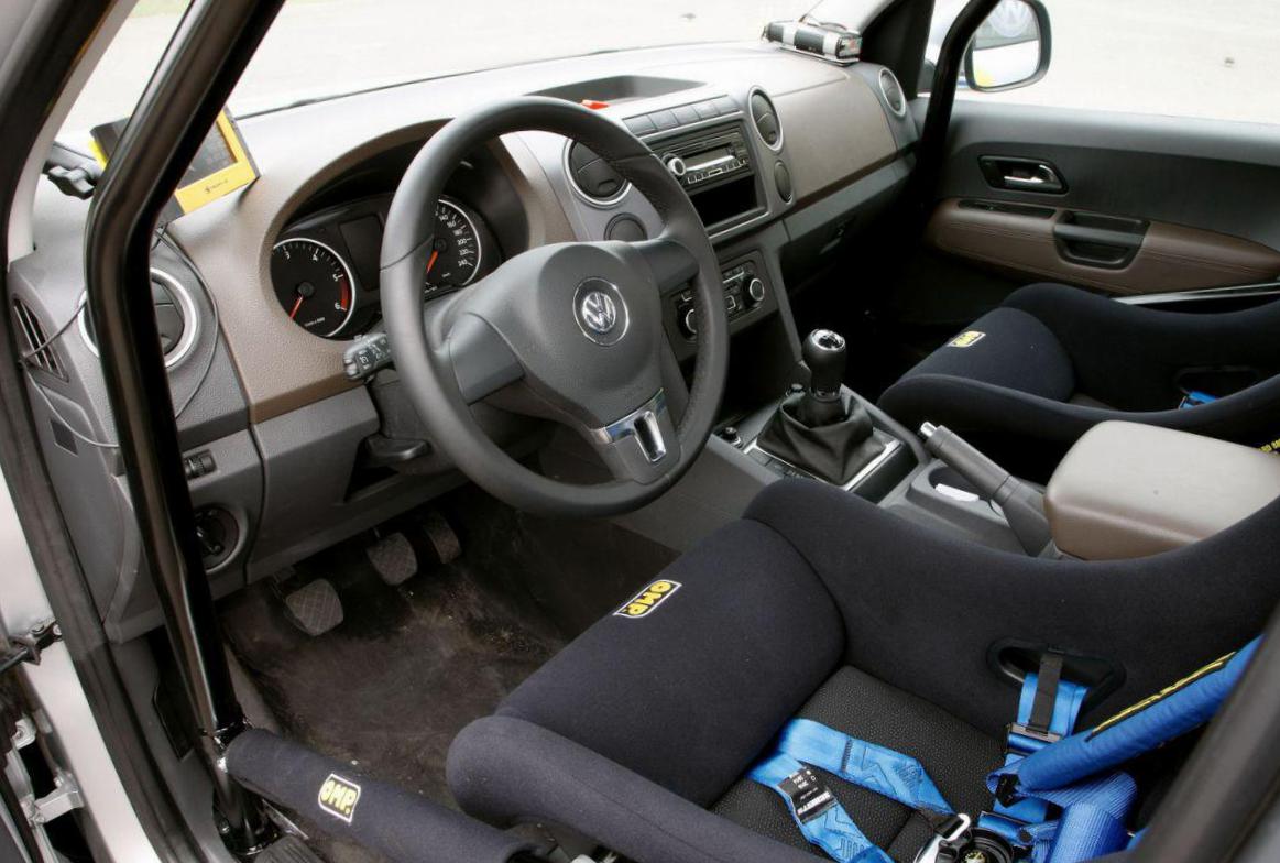 Volkswagen Amarok DoubleCab review minivan