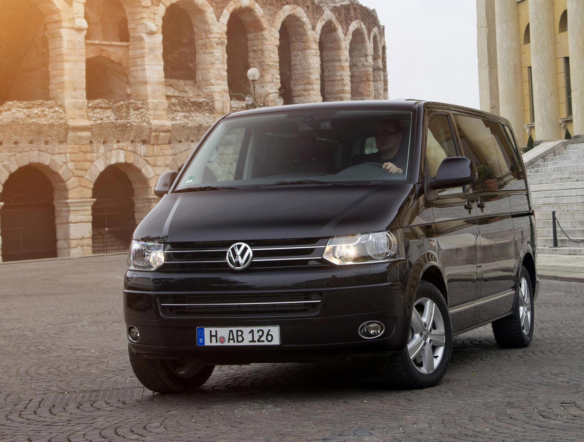 Volkswagen Multivan reviews minivan