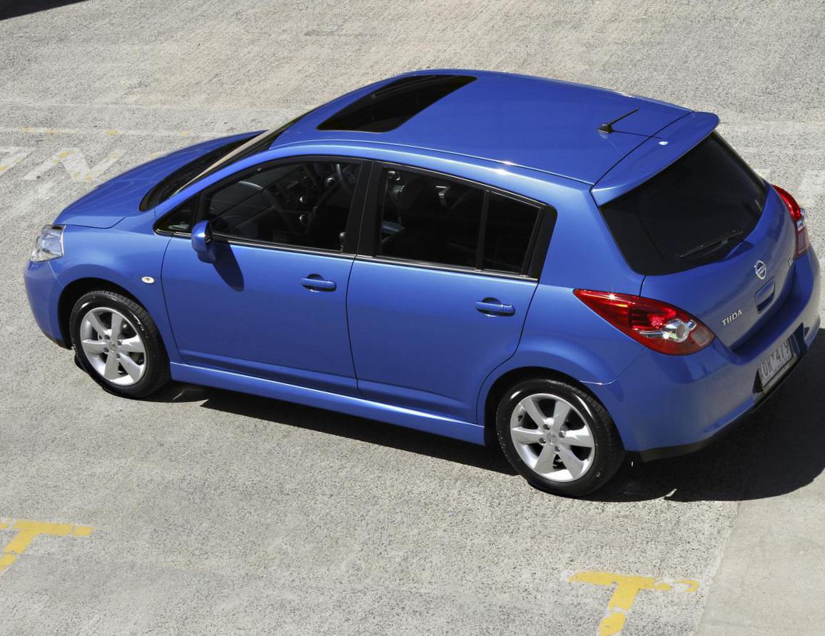 Nissan Tiida Hatchback Characteristics 2014