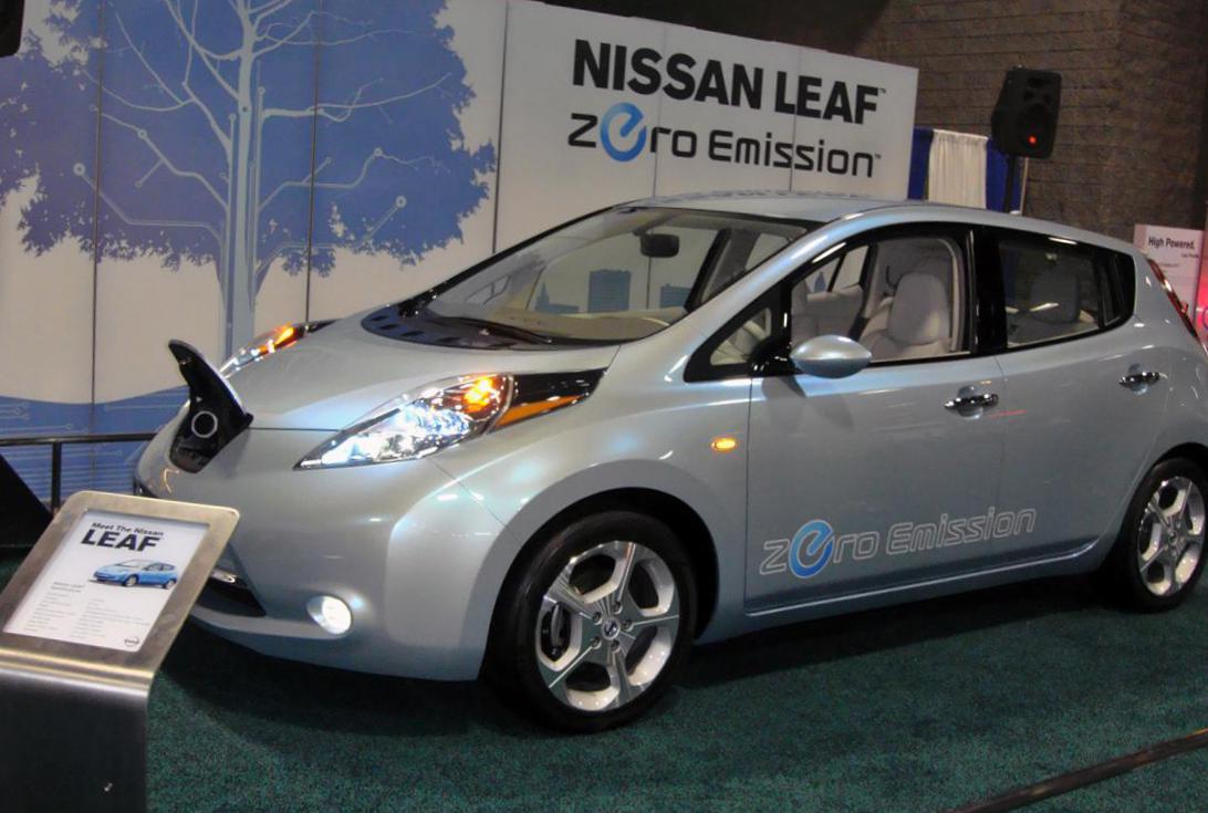 Leaf Nissan new 2010