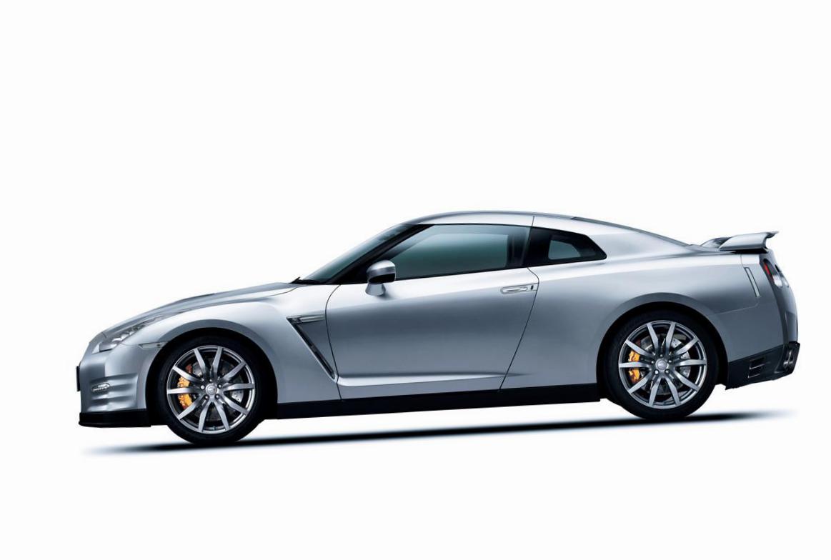 Nissan GT-R review 2008