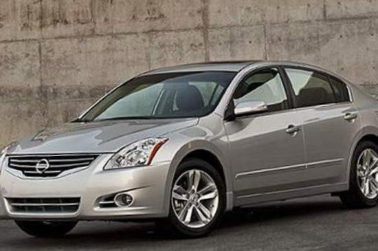 Altima Nissan for sale 2010