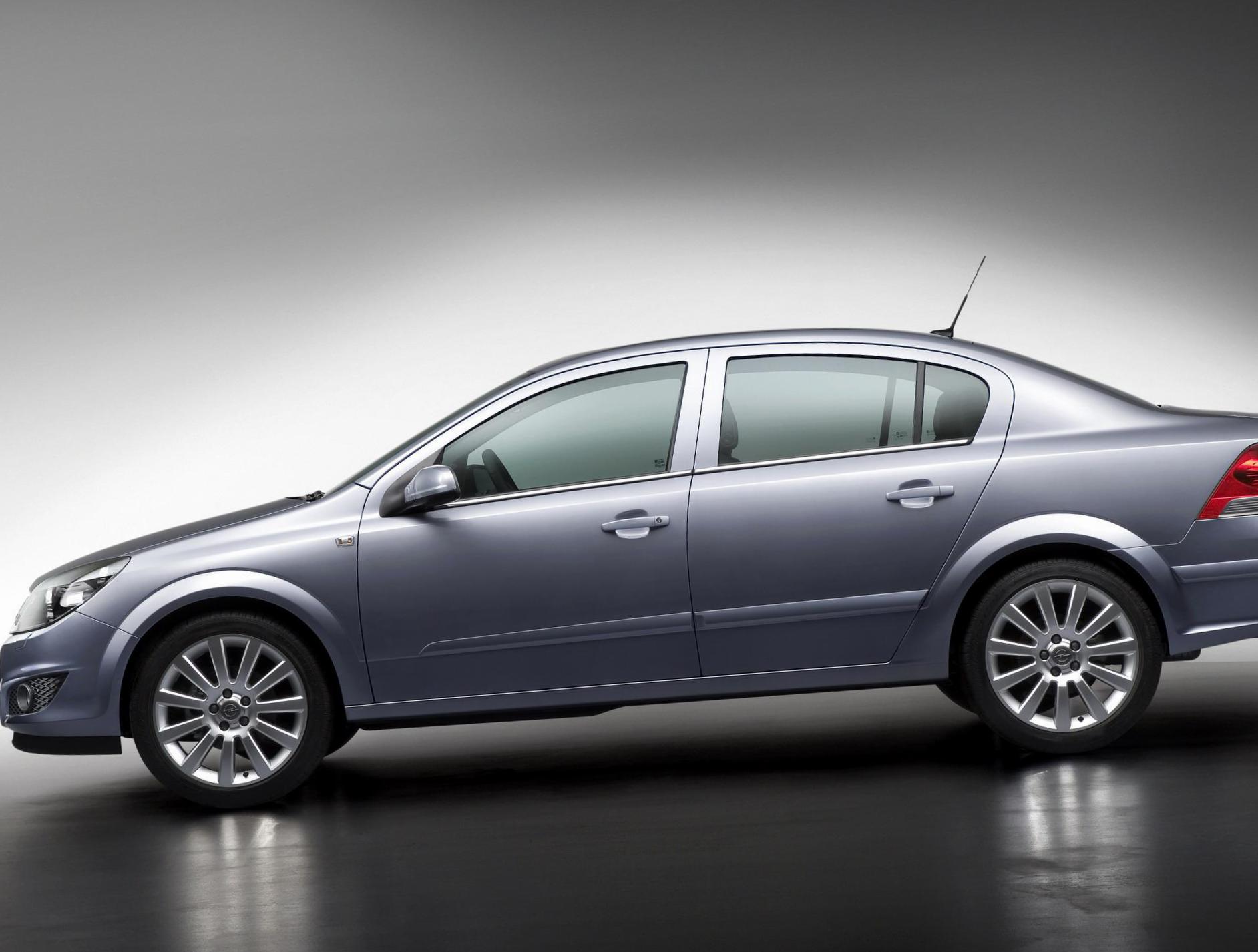 Opel Astra H Sedan prices 2015