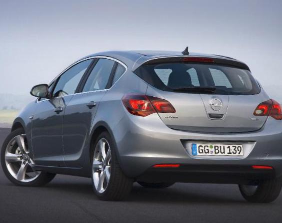 Opel Astra J Hatchback review 2010