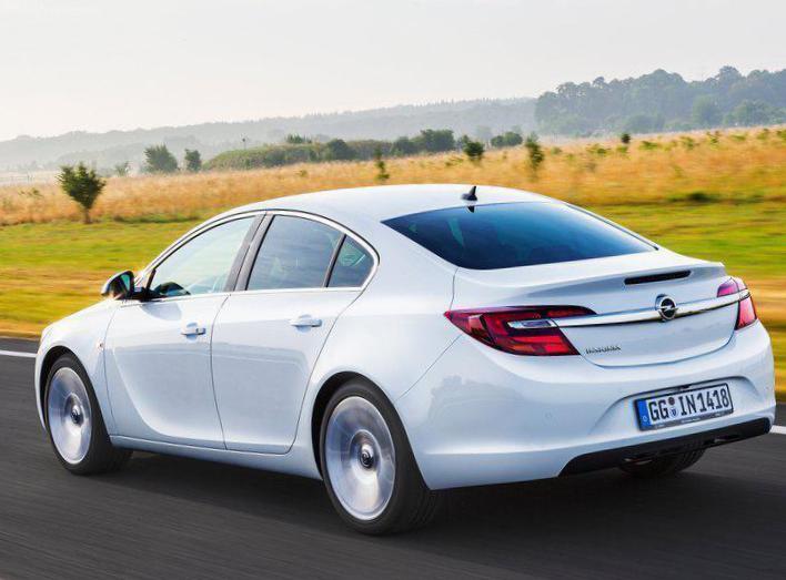 Opel Insignia Notchback reviews hatchback