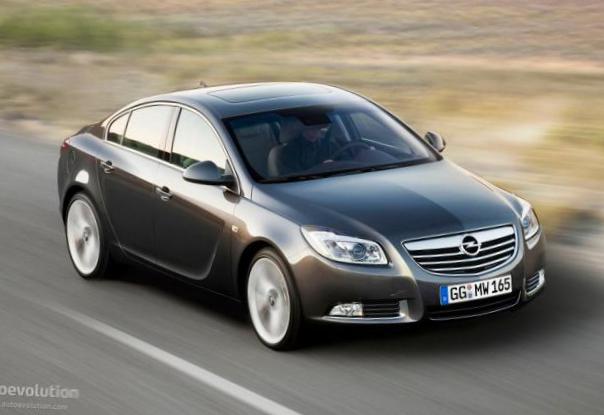 Opel Insignia Hatchback cost 2013
