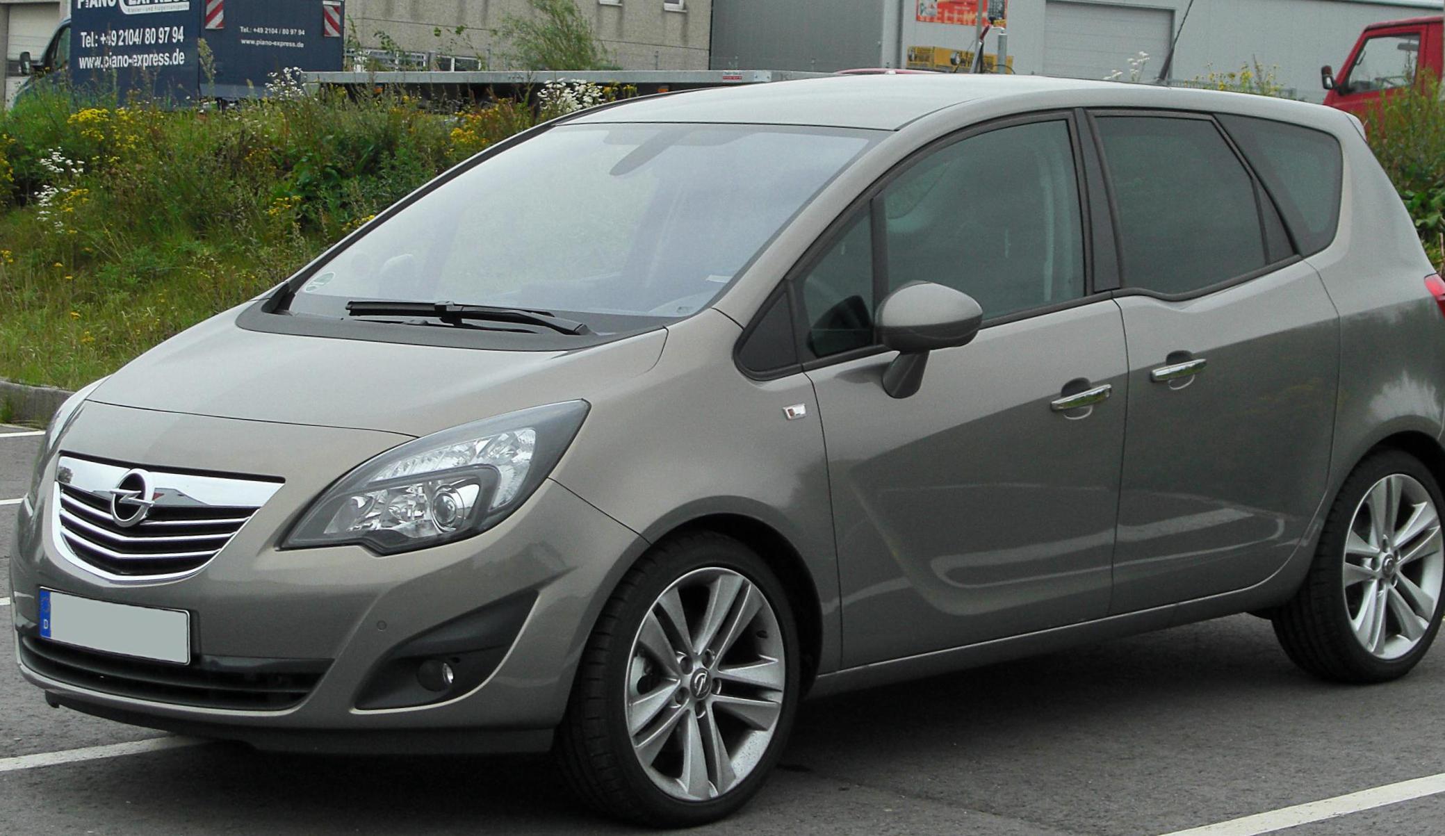 Opel Meriva B concept minivan