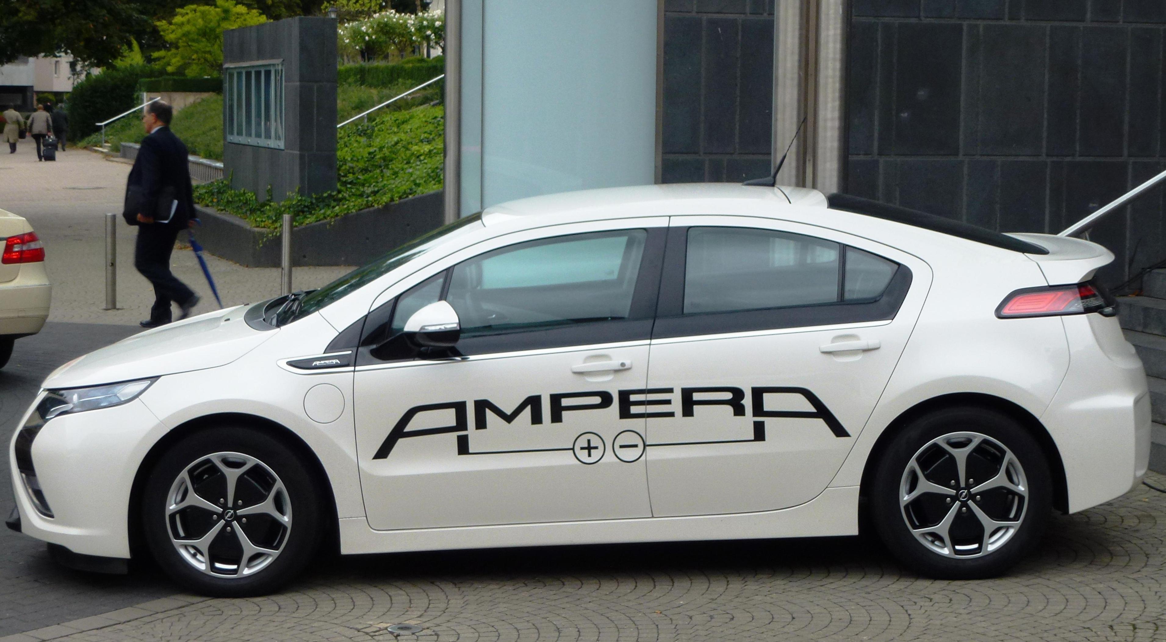 Ampera Opel spec sedan