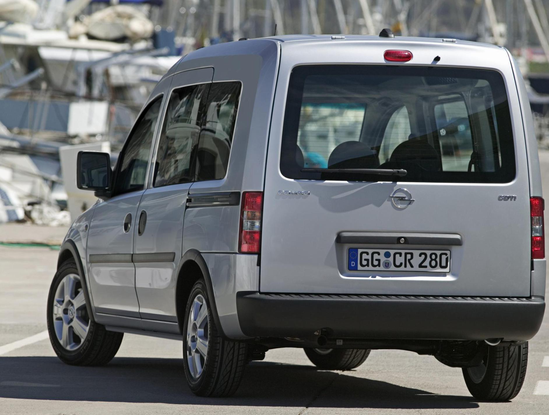 Combo Tour Opel Specification minivan