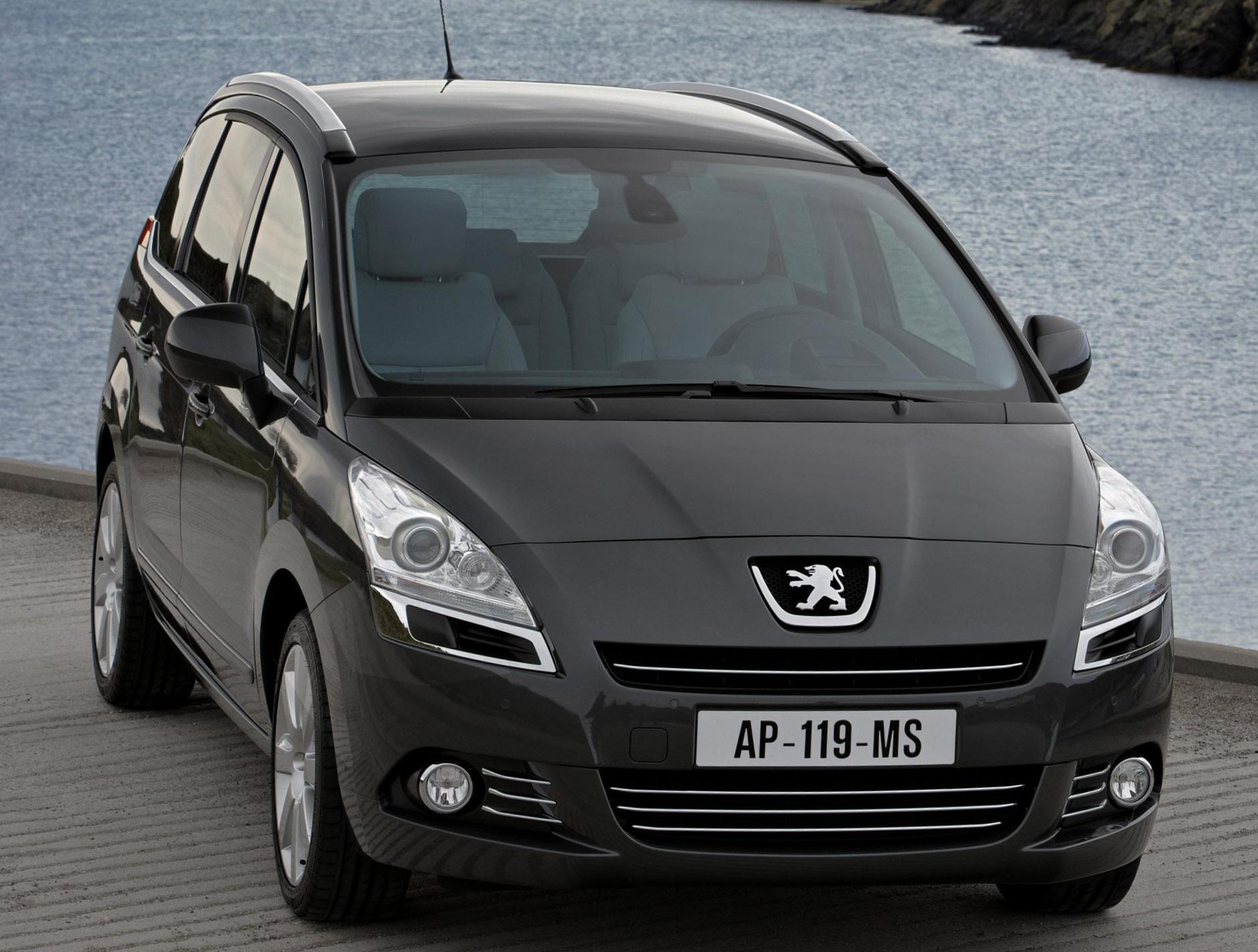 5008 Peugeot approved 2011