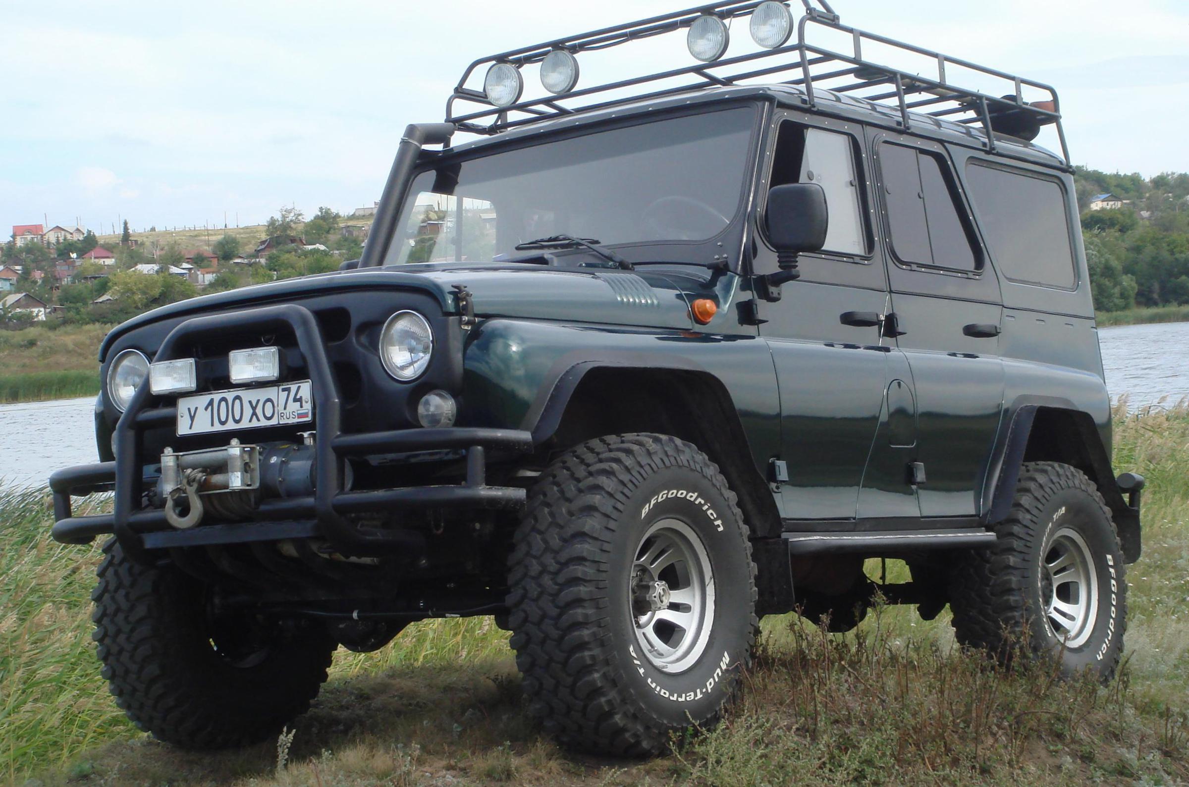 UAZ Hunter specs van