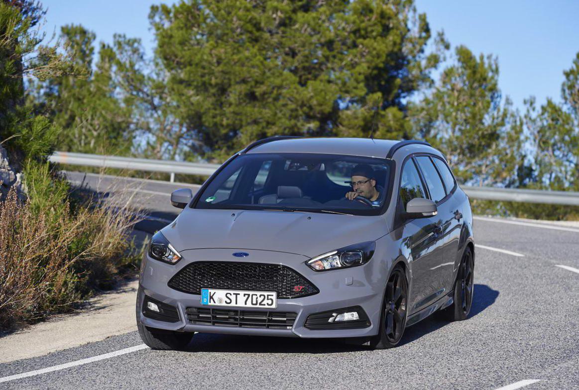 Ford Focus ST Wagon models 2009