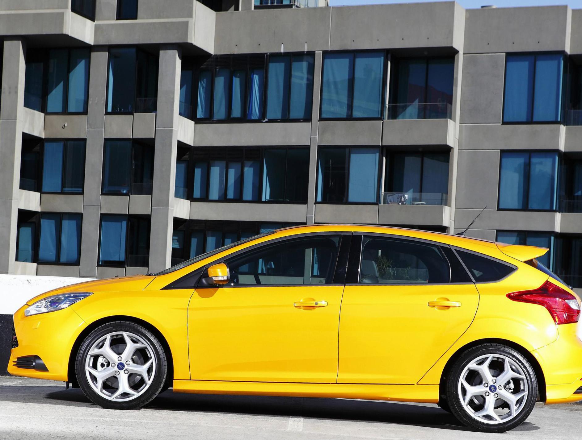 Ford Focus ST 5 doors review 2015