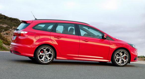 Ford Focus ST Wagon reviews 2010