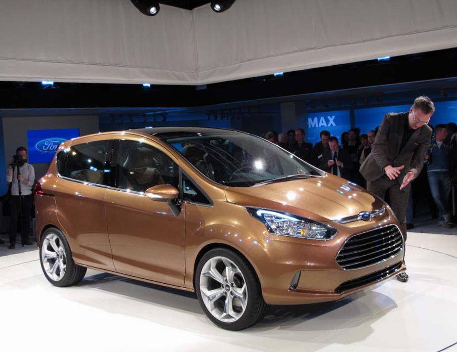B-Max Ford cost 2012