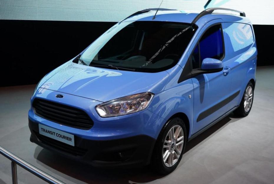 Transit Courier Ford for sale 2015