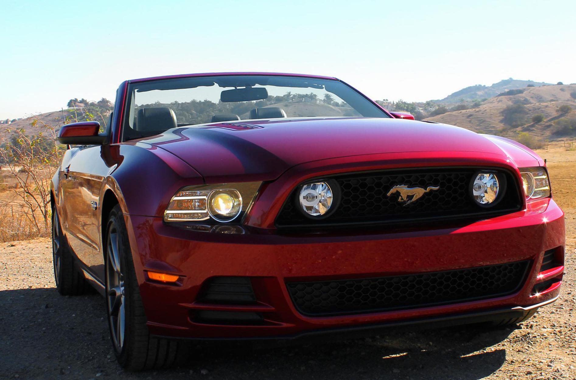 Ford Mustang Convertible configuration 2015