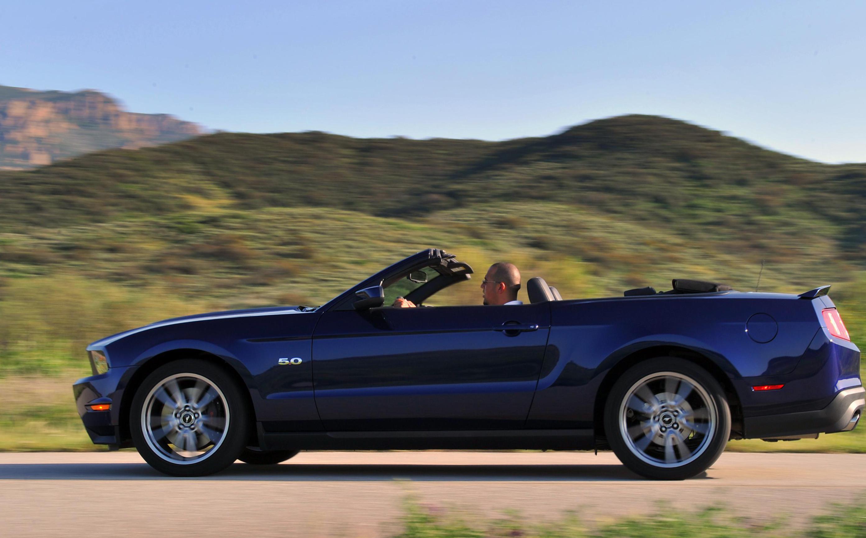 Ford Mustang Convertible model 2014