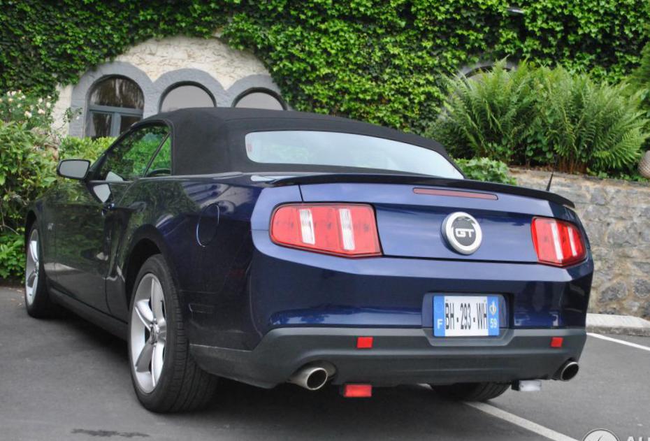 Ford Mustang Convertible Specification 2011
