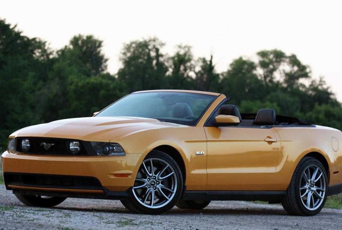Ford Mustang Convertible specs 2015
