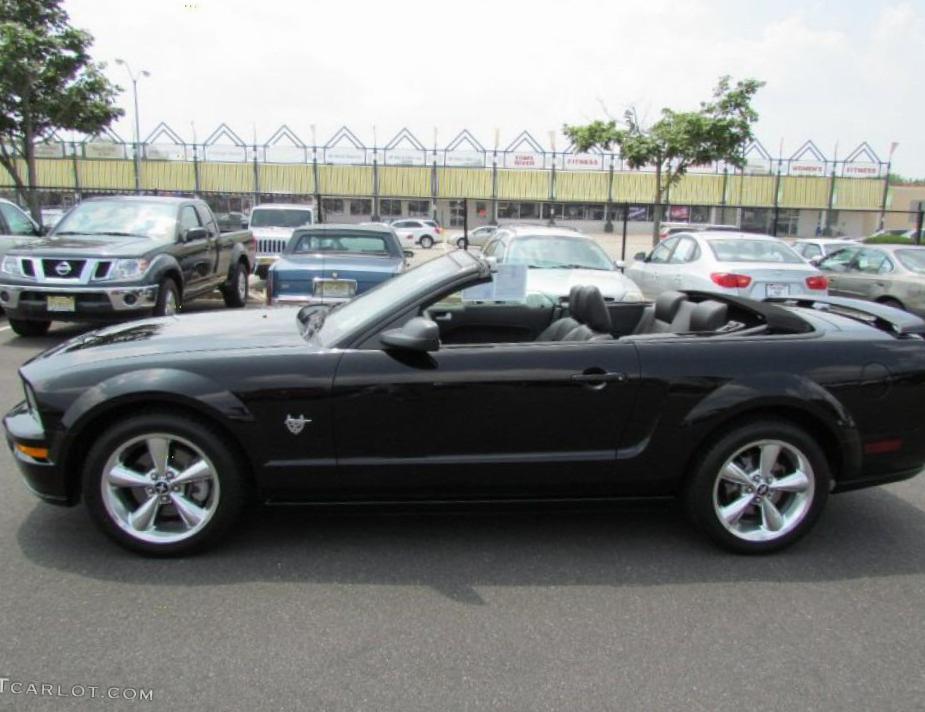 Mustang Convertible Ford configuration 2012